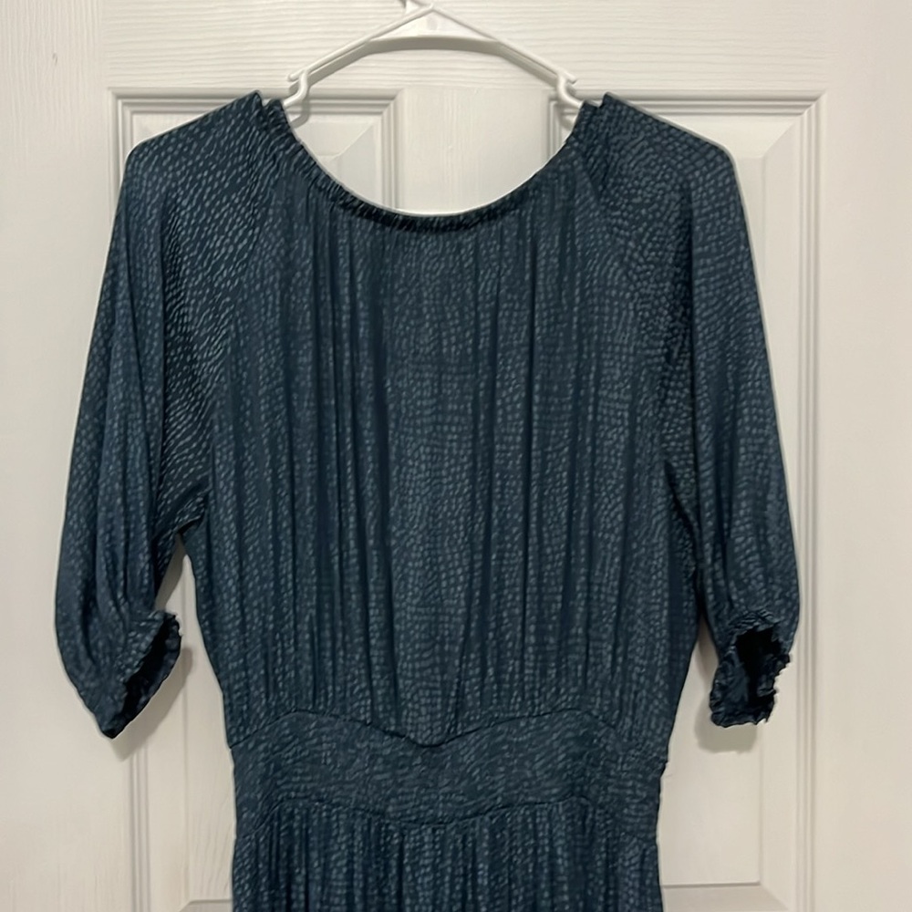 On 34th short sleeve blue dress with tie in the front size medium - Picture 8 of 12